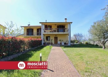 Foto 3 - Villa Località Montagnano
 
22, Camerino - foto 3