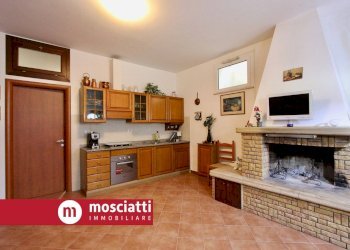 Foto 26 - Villa Località Montagnano
 
22, Camerino - foto 26