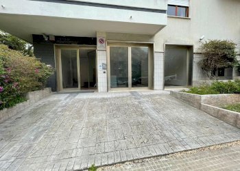 facciata - Locale Commerciale Londra
5, Sassari - foto 1