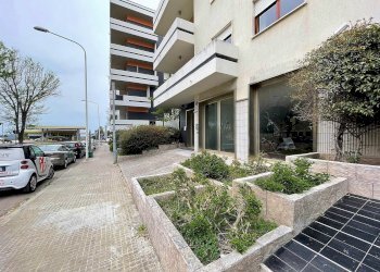 facciata - Locale Commerciale Londra
5, Sassari - foto 2