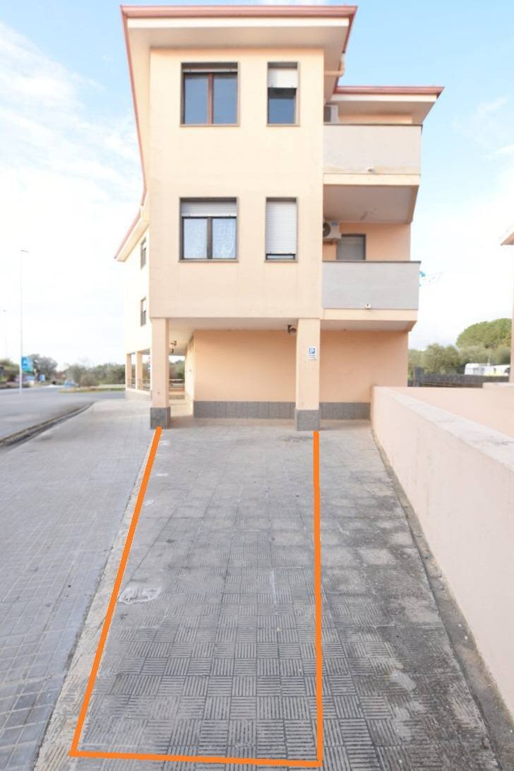 Foto 1 - Box Via Millelire
 
33, Sassari - photo 1