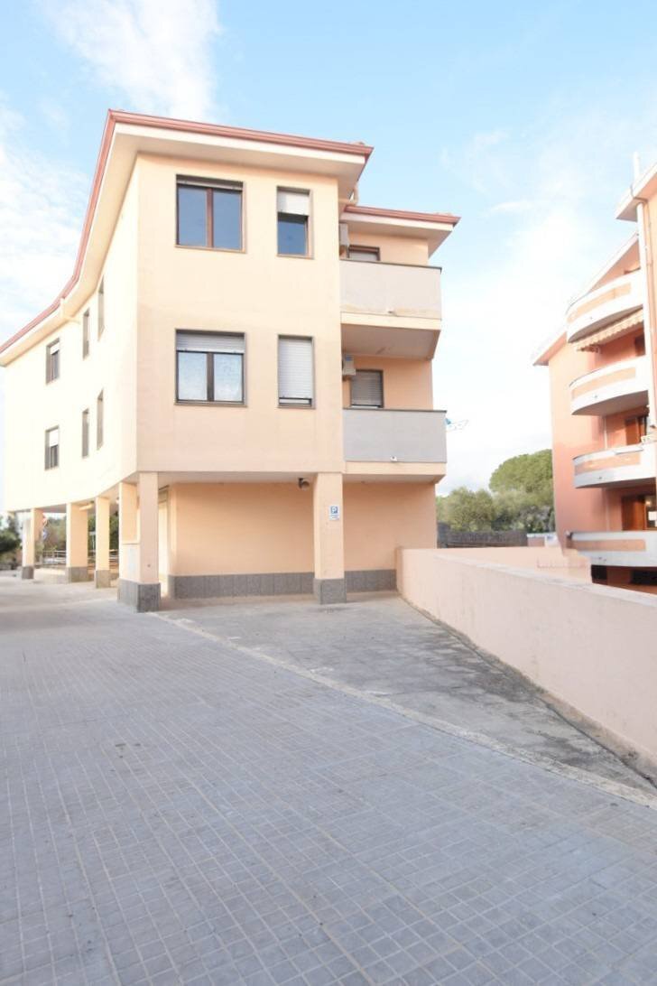 Foto 2 - Box Via Millelire
 
33, Sassari - photo 2