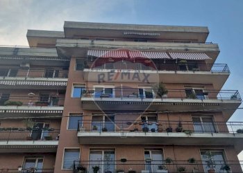 Edificio all\'aperto - Quadrilocale via Mameli
 
15A, Gallarate - foto 2