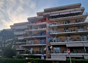 Edificio all\'aperto - Quadrilocale via Mameli
 
15A, Gallarate - foto 3
