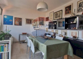 Sala da pranzo - Quadrilocale via Mameli
 
15A, Gallarate - foto 6