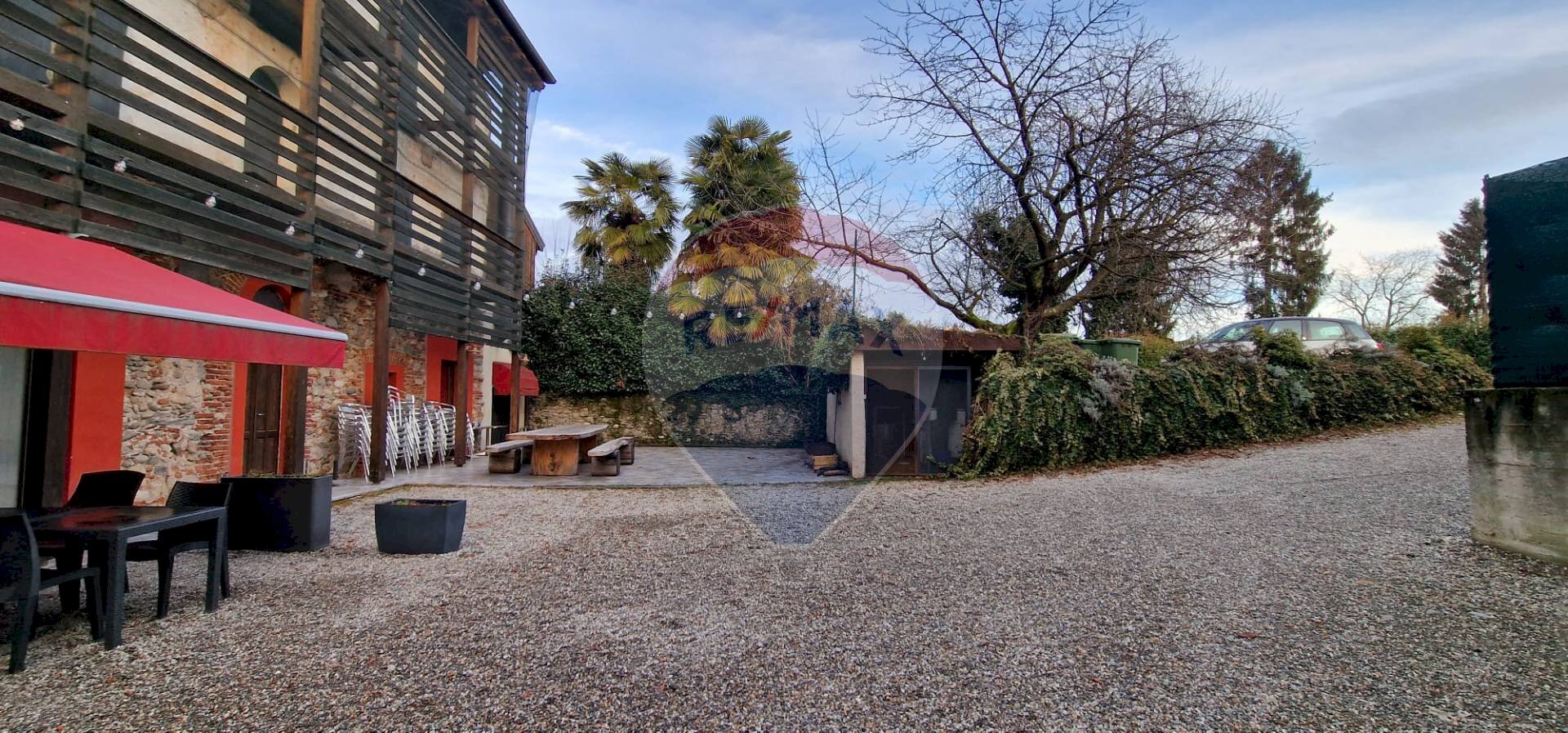 Edificio all\'aperto - Bar Tavola Calda - Fredda Via Sempione, Varallo Pombia - foto 2