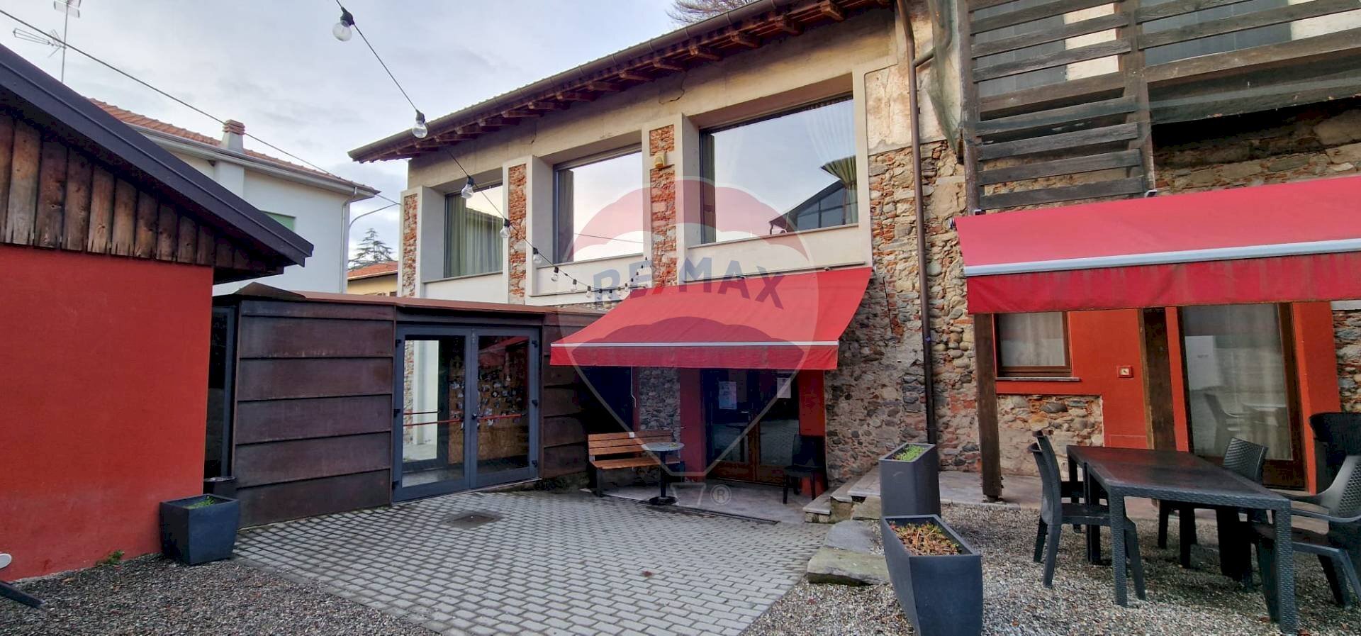 Casa all\'aperto - Bar Tavola Calda - Fredda Via Sempione, Varallo Pombia - foto 3