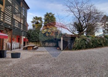 Edificio all\'aperto - Bar Tavola Calda - Fredda Via Sempione, Varallo Pombia - foto 2