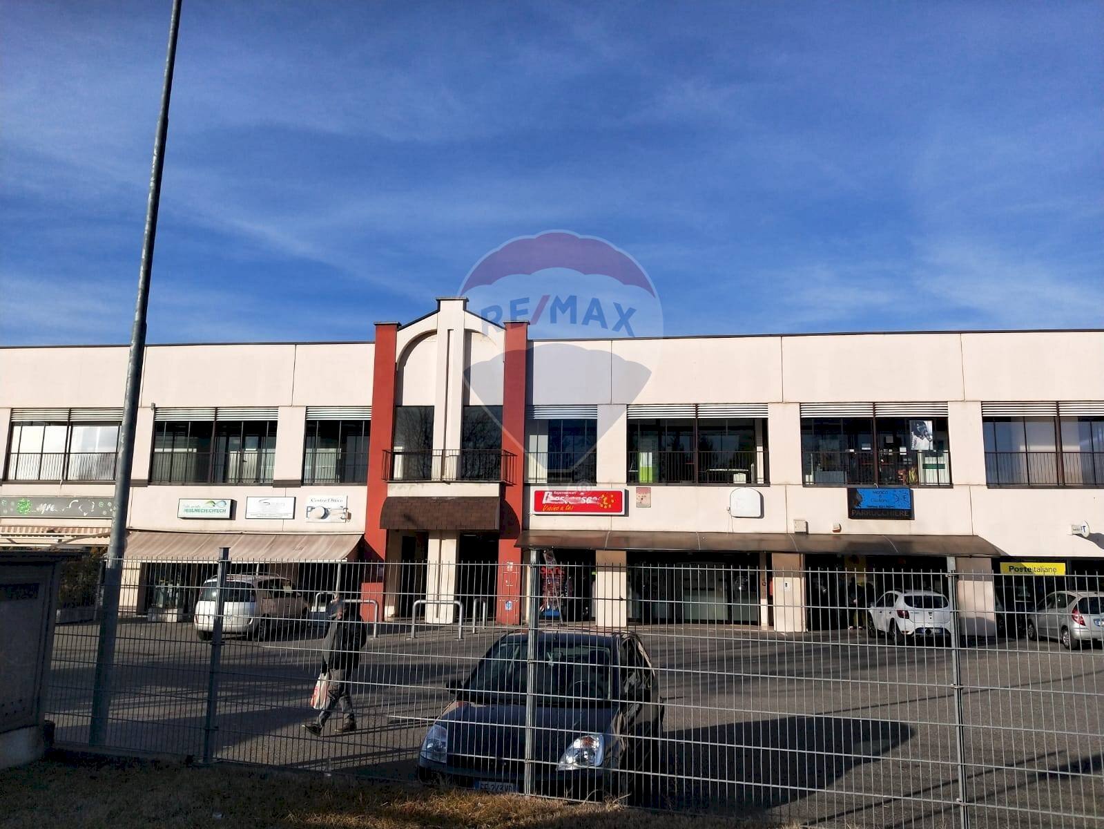 Edificio all\'aperto - Shop Via Aronco
 
14, Castelletto Sopra Ticino - photo 1