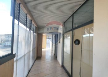 Hall / corridoio - Shop Via Aronco
 
14, Castelletto Sopra Ticino - photo 4