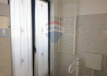 Bagno - Office Via Aronco
 
14, Castelletto Sopra Ticino - photo 4