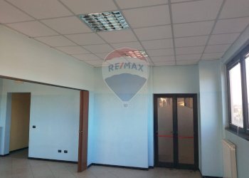 Stanza vuota - Office Via Aronco
 
14, Castelletto Sopra Ticino - photo 9