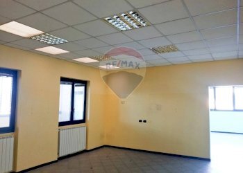 Stanza vuota - Office Via Aronco
 
14, Castelletto Sopra Ticino - photo 10