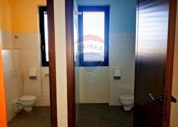 Bagno - Office Via Aronco
 
14, Castelletto Sopra Ticino - photo 17