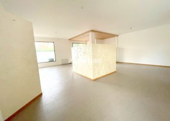 Foto 10 - Commercial Activity Cornuda - photo 10