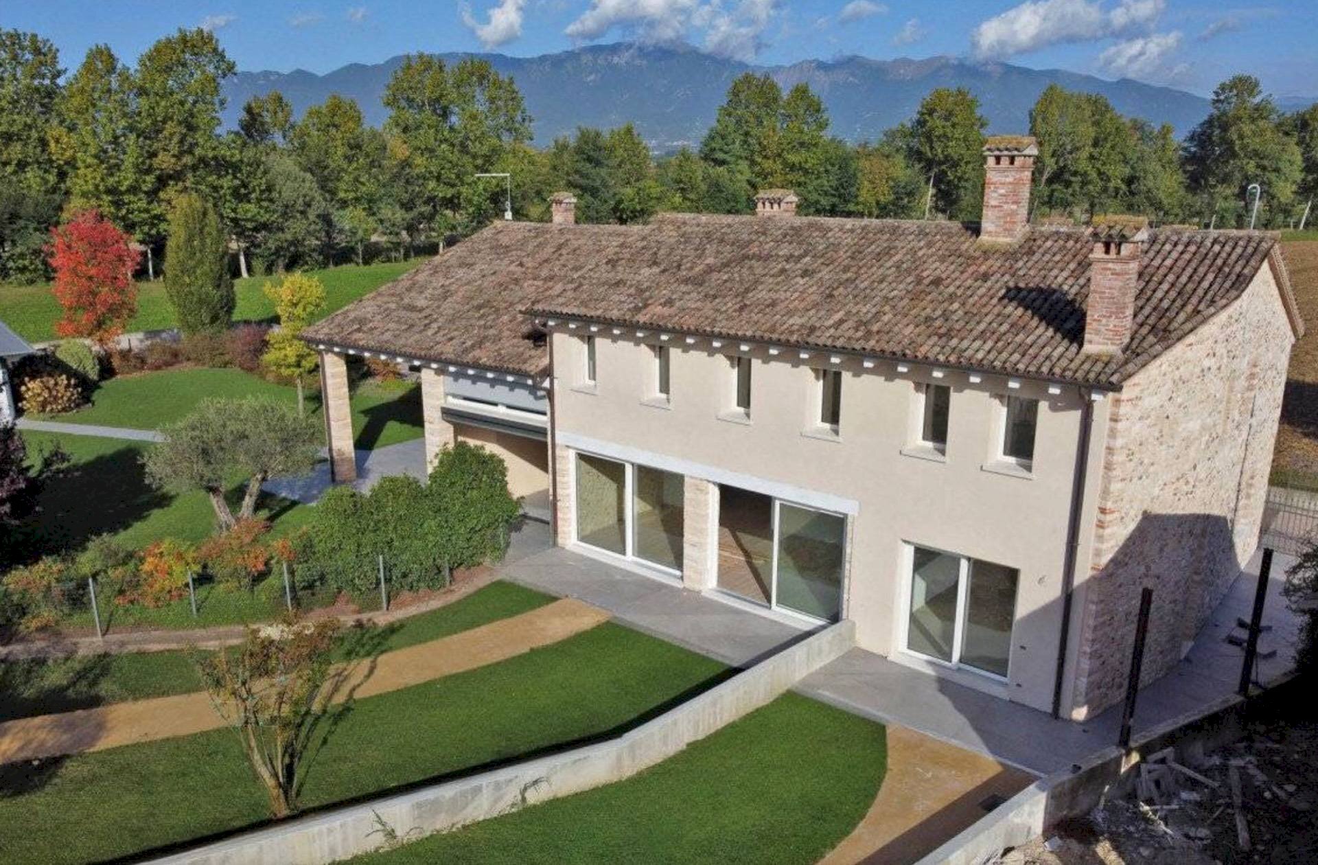 Foto 3 - Villa a Schiera Via Lauro
 
5, Asolo - foto 3