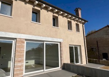 Foto 4 - Villa a Schiera Via Lauro
 
5, Asolo - foto 4