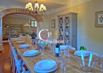 CERTALDO CHIANTI VENDESI VILLA CON PISCINA RISTRUTTURATA - Villa località Bagnano
 
250, Certaldo - foto 16