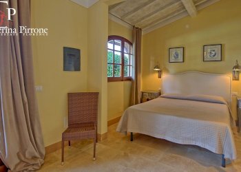 CERTALDO CHIANTI VENDESI VILLA CON PISCINA RISTRUTTURATA - Villa località Bagnano
 
250, Certaldo - foto 49