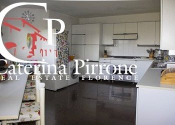 Massarosa vendesi villa con vista mare - Villa via delle Sezioni
 
10, Massarosa - foto 34