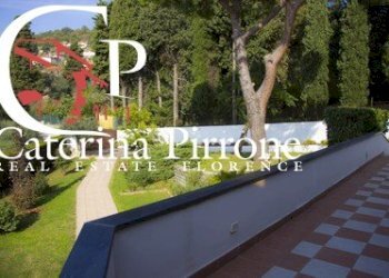 Massarosa vendesi villa con vista mare - Villa via delle Sezioni
 
10, Massarosa - foto 46