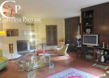 Bagno a Ripoli vendesi villa con giardino - Villa via Roma
 
250, Bagno a Ripoli - foto 1