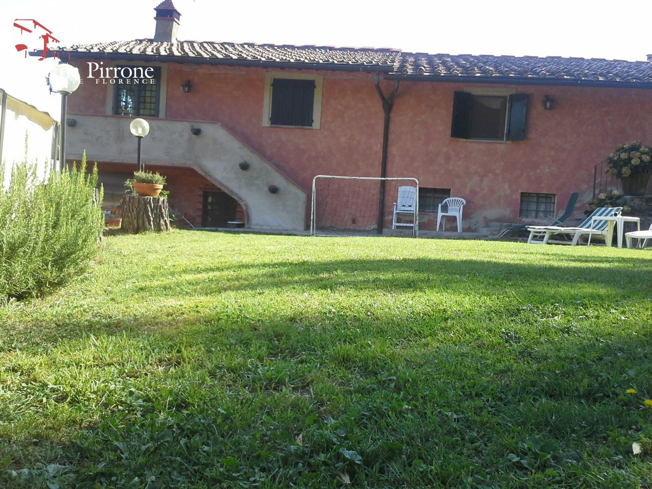 Vicchio, Barbiana vendesi immobile con giardino - Rustico via Boccagnello
 
29, Vicchio - foto 1