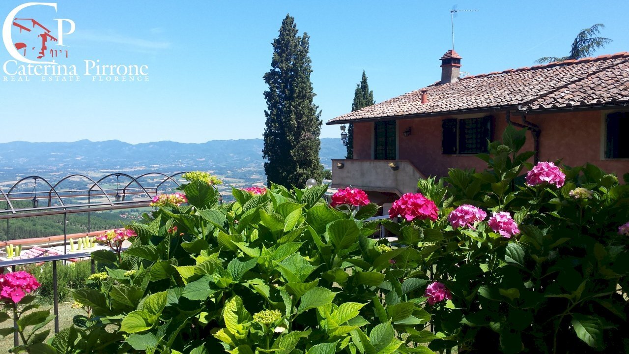 Vicchio, Barbiana vendesi immobile con giardino - Rustico via Boccagnello
 
29, Vicchio - foto 2