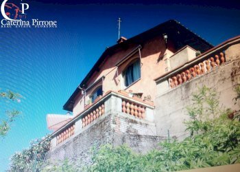 Vicchio, Barbiana vendesi immobile con giardino - Rustico via Boccagnello
 
29, Vicchio - foto 3