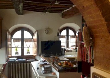 Vicchio, Barbiana vendesi immobile con giardino - Rustico via Boccagnello
 
29, Vicchio - foto 6