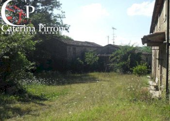 Dicomano carbonile vendesi colonica con terreno - Rustico frazione Carbonile
 
20, Dicomano - foto 8