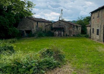 Dicomano carbonile vendesi colonica con terreno - Rustico frazione Carbonile
 
20, Dicomano - foto 15