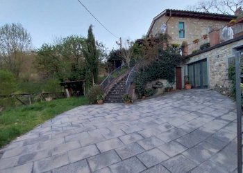 Vicchio vendesi porzione di colonica - Rustico via Ponte a Vicchio
 
10, Vicchio - foto 9