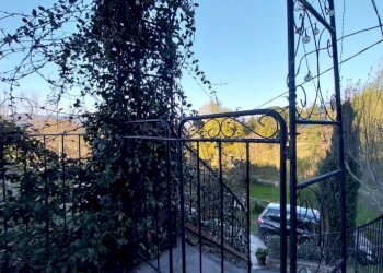 Vicchio vendesi porzione di colonica - Rustico via Ponte a Vicchio
 
10, Vicchio - foto 13