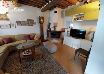 Vicchio vendesi porzione di colonica - Rustico via Ponte a Vicchio
 
10, Vicchio - foto 19