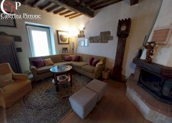 Vicchio vendesi porzione di colonica - Rustico via Ponte a Vicchio
 
10, Vicchio - foto 20