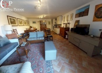 Vicchio vendesi porzione di colonica - Rustico via Ponte a Vicchio
 
10, Vicchio - foto 24