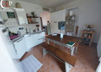 Dicomano vendesi appartamento su 2 livelli - Quadrilocale piazza Iacopo Borghini
 
10, Dicomano - foto 6