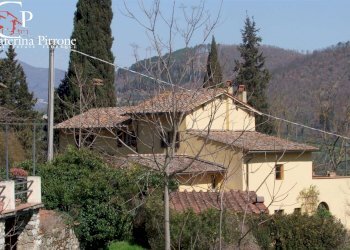 Bagno a Ripoli vendesi colonica - Rustic via di Rosano
 
140, Bagno a Ripoli - photo 3