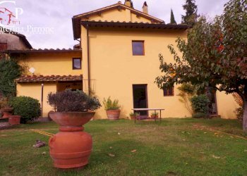 Bagno a Ripoli vendesi colonica - Rustic via di Rosano
 
140, Bagno a Ripoli - photo 1