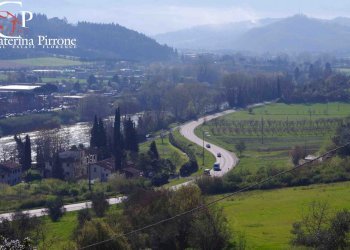 Bagno a Ripoli vendesi colonica - Rustic via di Rosano
 
140, Bagno a Ripoli - photo 12