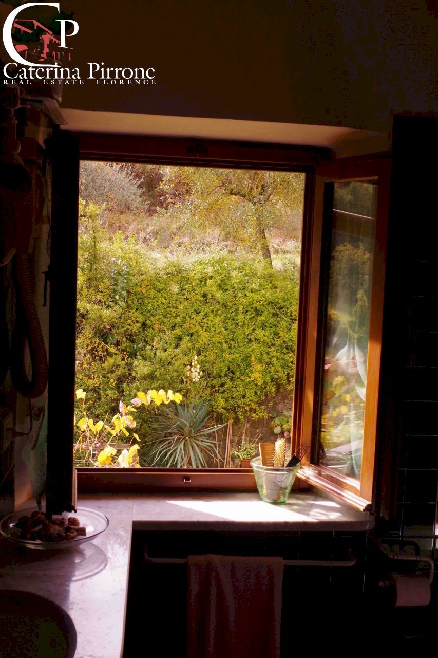 Bagno a Ripoli vendesi porzione di colonica - Rustico via di Rosano
 
160, Bagno a Ripoli - foto 3