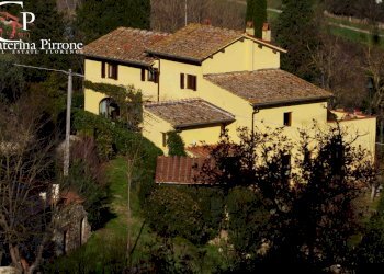 Bagno a Ripoli vendesi porzione di colonica - Rustic via di Rosano
 
160, Bagno a Ripoli - photo 2