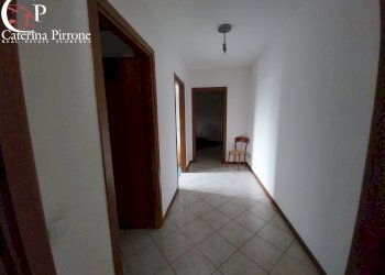 Dicomano vendesi appartamento di 3 vani - Trilocale via Vittorio Veneto
 
10, Dicomano - foto 4