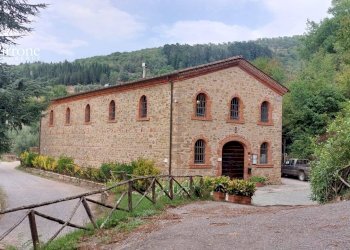 Foto 1 - Rustico frazione Dicomano Campagna
 
10, Dicomano - foto 1