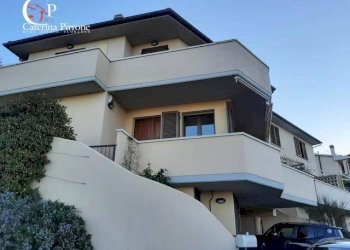 Foto 1 - Trilocale via Fontanella
 
2, Castagneto Carducci - foto 1