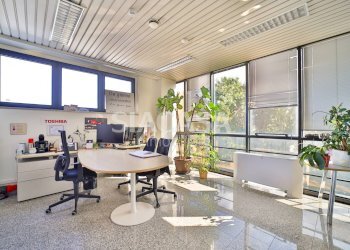 Foto 17 - Office Mezzago - photo 17