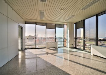 Foto 32 - Office Mezzago - photo 32