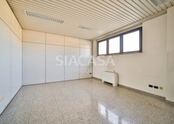 Foto 21 - Office Mezzago - photo 21