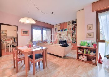 Foto 3 - Trilocale Via Fratelli Cervi
 
4, Vimercate - foto 3